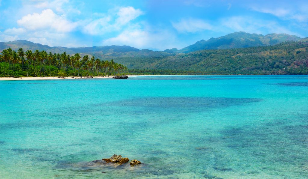playa-rincon-samana-turismo-en-republica-dominicana